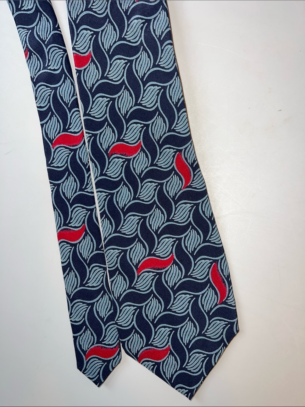 Vintage RARE Pierre Balmain Navy Tie with Light Blue Waves and Red Highlights 57